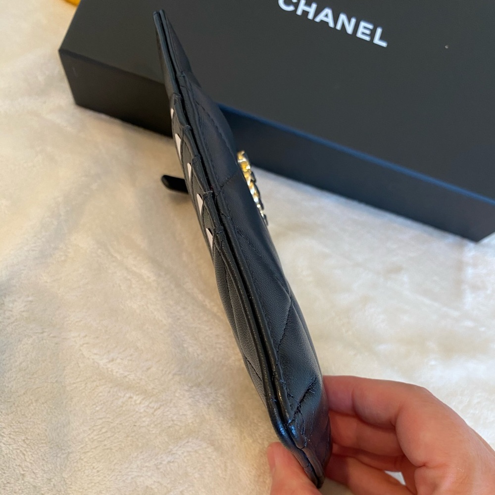 💓Sold💓Chanel 19 phone & card holder wallet - Picture 9 of 12